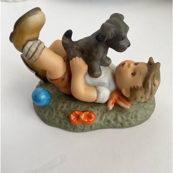 Berta Hummel “Pals” Figurine by Goebel 1996 - Picture 2 of 3